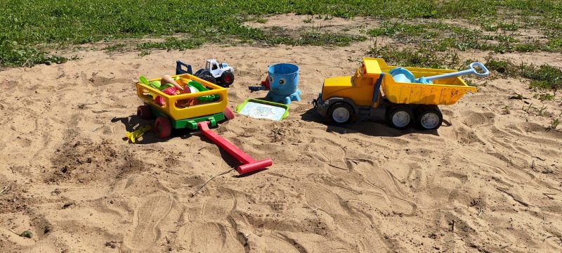 Утренний туман над лесом и водой у реки Яуза